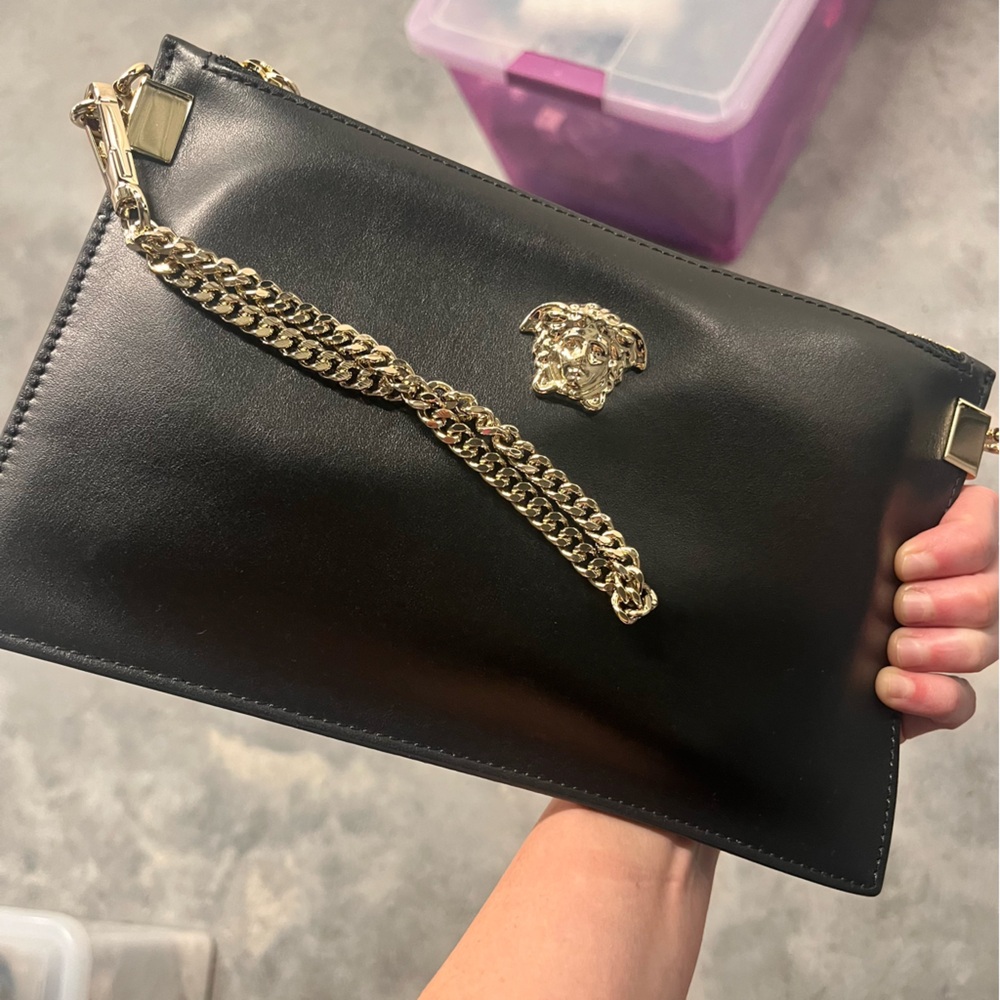 VERSACE calf leather signature gold Palazzo Medusa Clutch bag ✨🔐